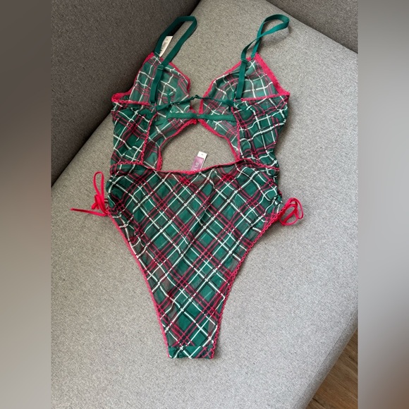 Adore Me Red and Green Chemise with Plaid Design М - Picture 3 of 3